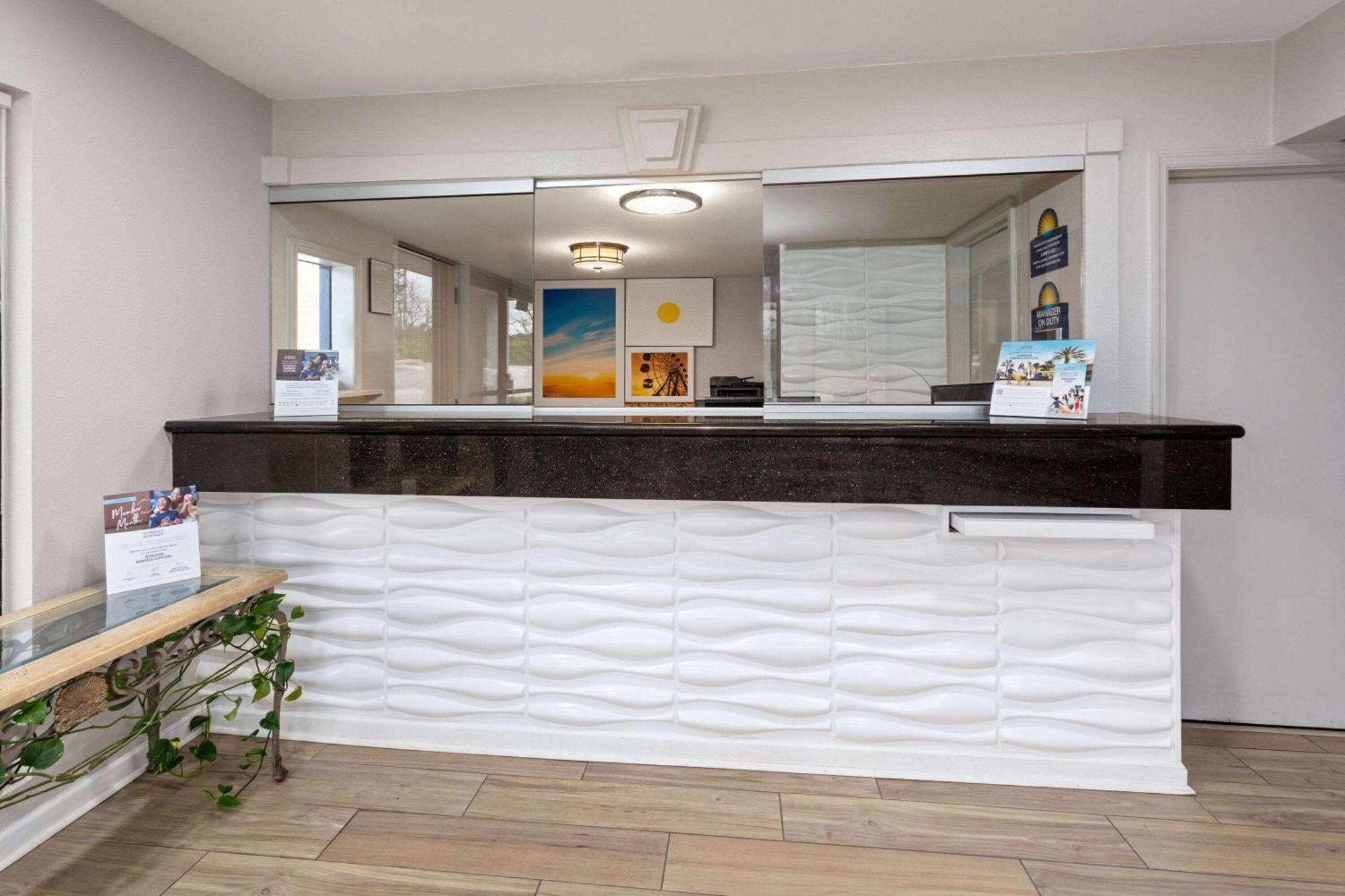 Days Inn By Wyndham Douglasville-Atlanta-Fairburn Road מראה חיצוני תמונה