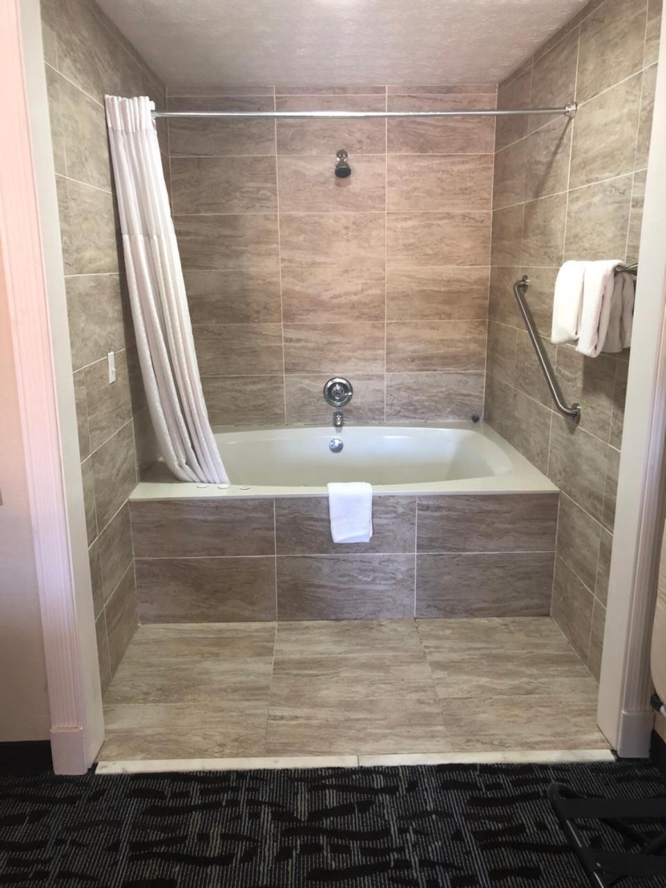 Days Inn By Wyndham Douglasville-Atlanta-Fairburn Road מראה חיצוני תמונה